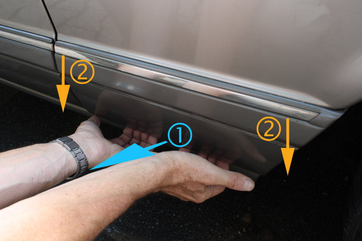 Обшивки на стойки дверей. Кронштейн обивки двери ваз 2110. Снятие дверной карты ауди а6 с7. Опель корса вин сбоку двери. Geely coolray дверная ручка.