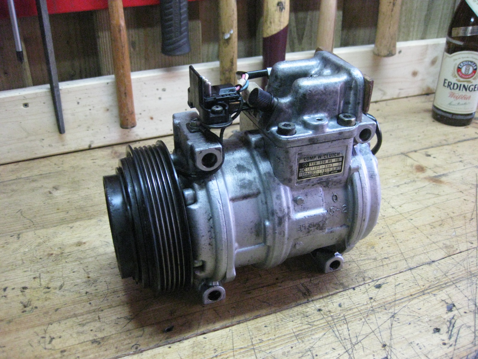 Datei:Klima05-Kompressor.JPG – Wiki zur Mercedes Baureihe W126