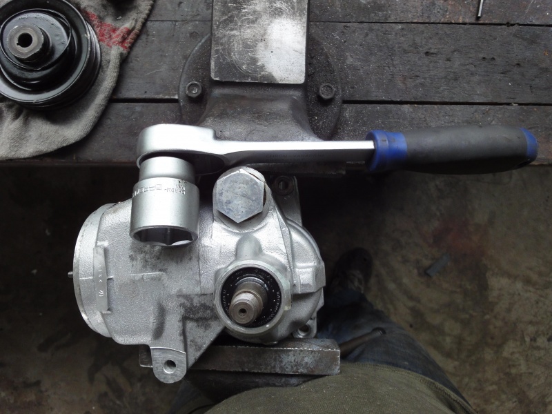 Datei:20 32er Schraube.JPG