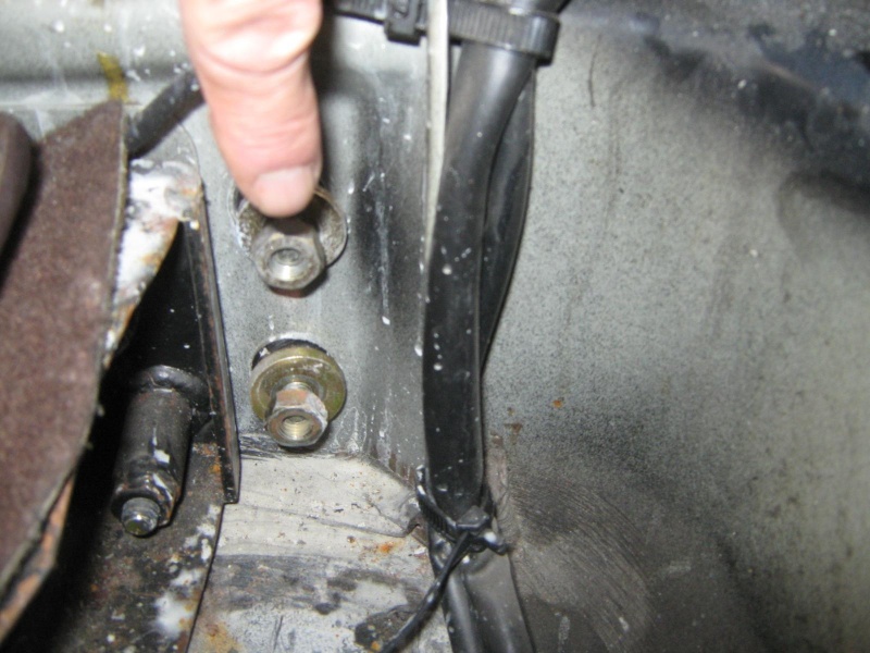 Datei:Stossstange hinten halterung.jpg