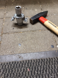 Lager mit Stecknuss austreiben.jpg