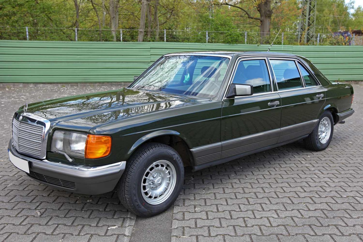 datei-822-eibengr-n-jpg-wiki-zur-mercedes-baureihe-w126